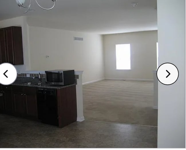 Kitchen/ Living room - 112 Ridgemont Dr