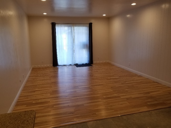 Photo - 242 Dennis Dr