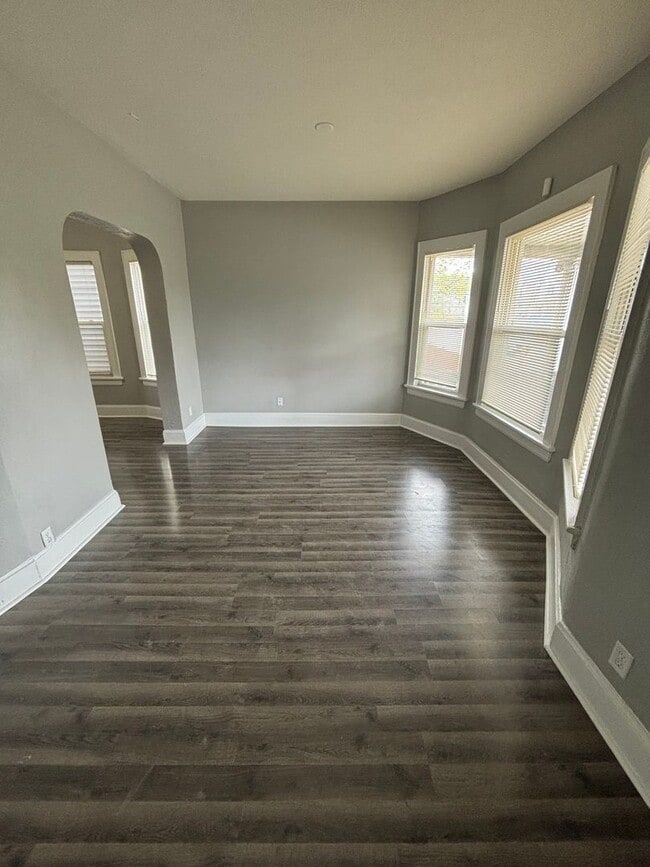 Photo - 2146 N 35th St Unidad 2146 N 35th St (Lower)