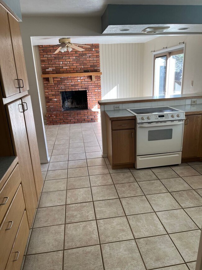 Photo - 7330 Mt Meeker Rd