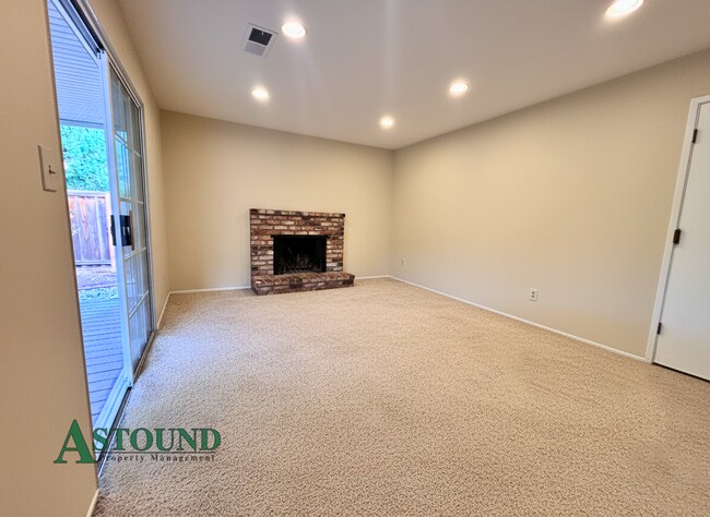 Photo - 510 Linford Pl