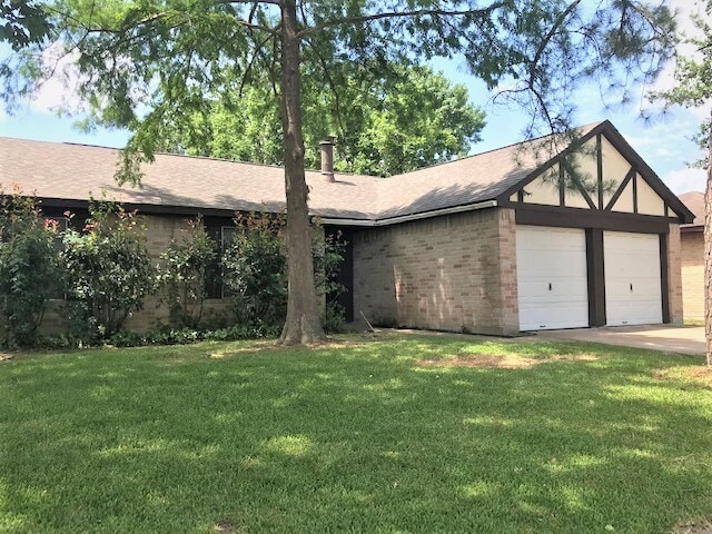 Building Photo - 16719 Maplemont Dr