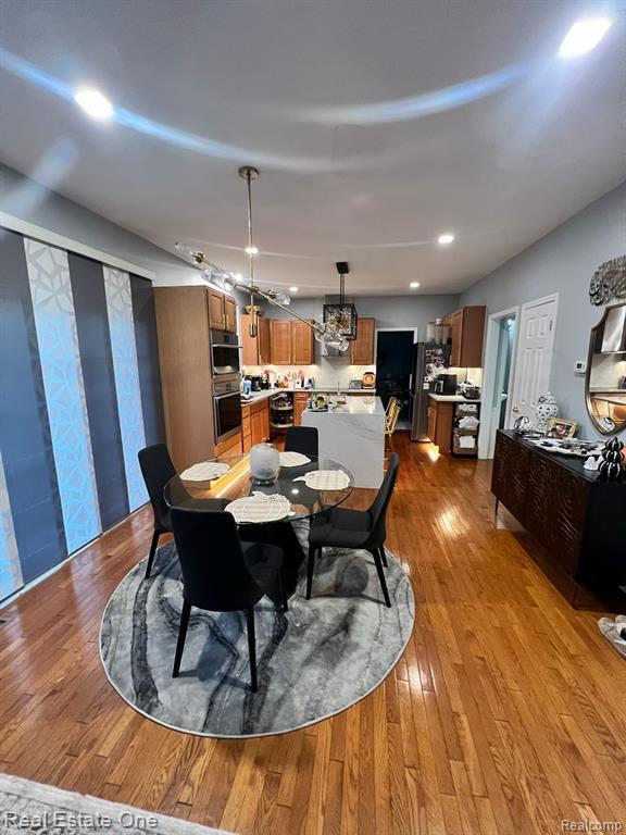 Photo - 49325 E Central Park