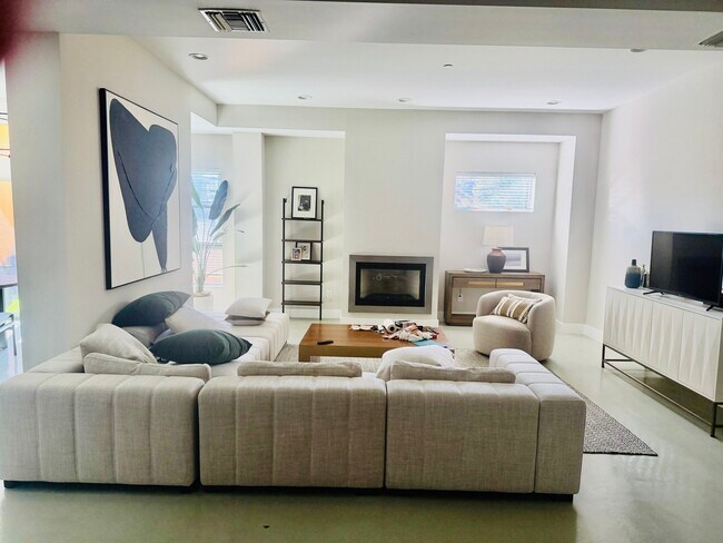 2216 Main St Unit 206