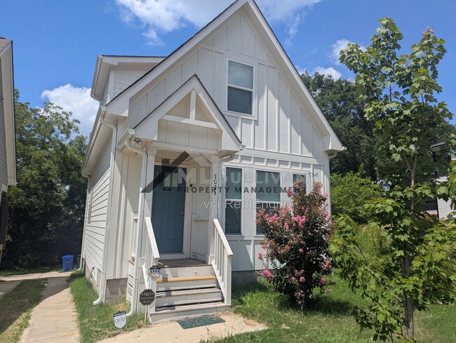 Building Photo - 702 Colfax St