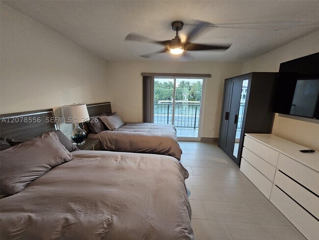 Photo - 3605 Indian Creek Dr Unit 203