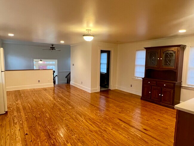 Photo - 50 S River St