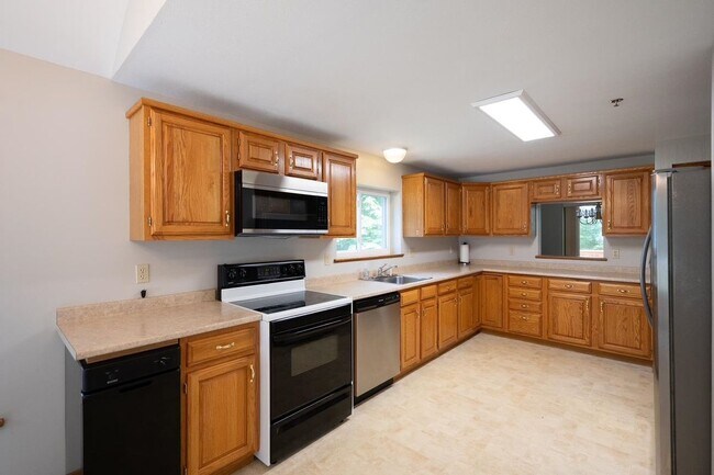 13 Bayberry Dr