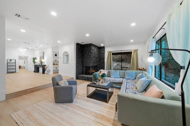 Photo - 5048 Bluff Pl Unit ID1323818P