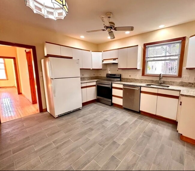 Building Photo - 8 Berkeley St Unit 1