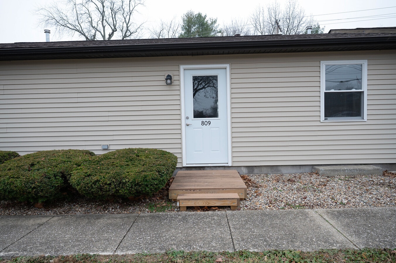 Photo - 809 N Main St