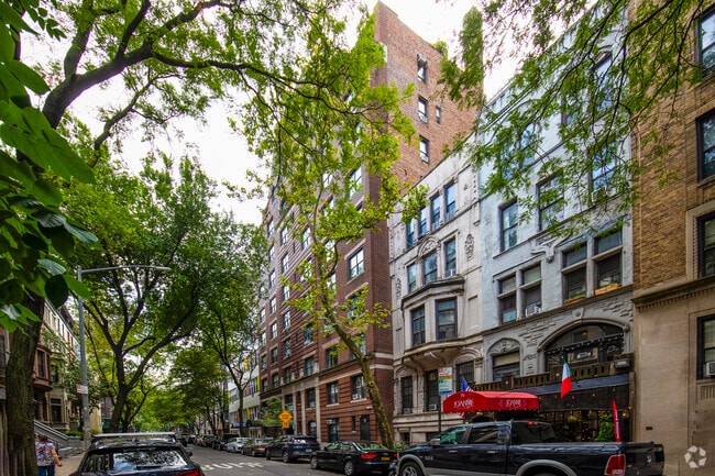Photo - 60 W 68th St