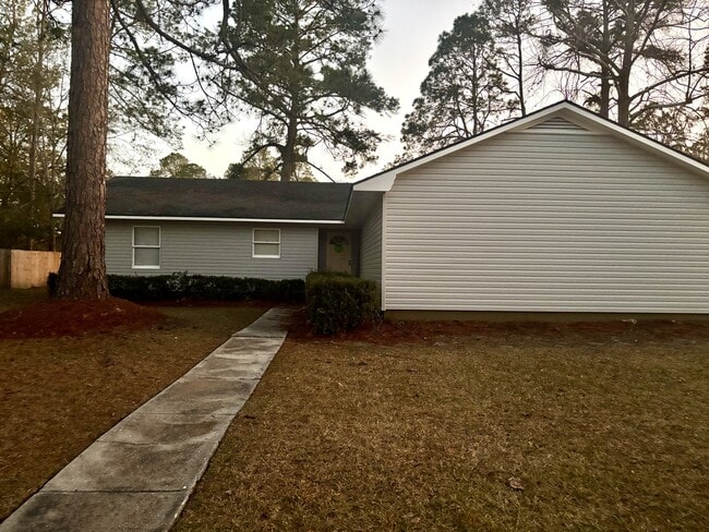 Building Photo - 2019 Bradley Ave