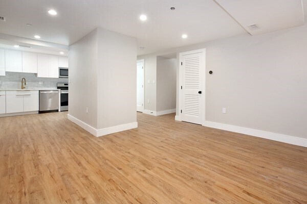 Photo - 15 Lanark Rd Condo Unit 1