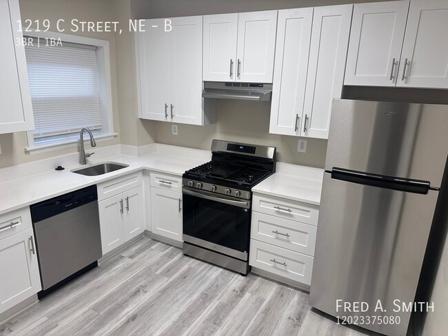 Photo - 1219 C St NE Unit B
