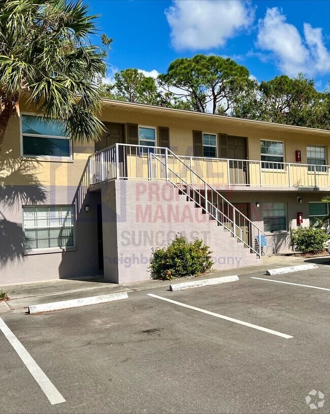 Building Photo - Adorable 1 bed 1 Bath in Sarasota FL! Rental