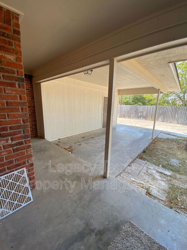 Photo - 801 McAnear St Unit #B