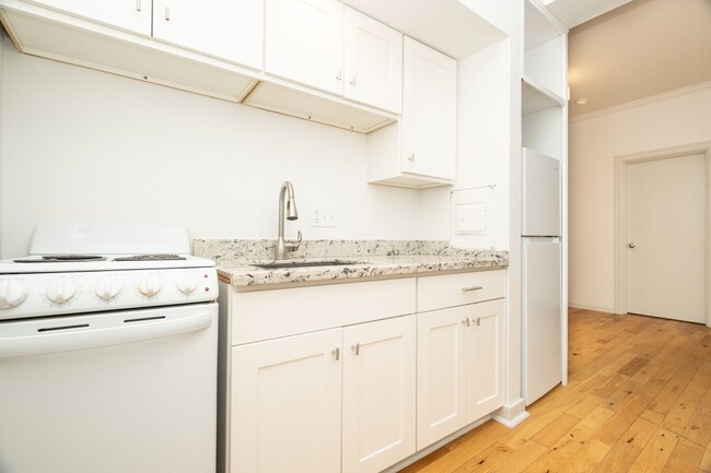 Comfortable & Smartly Designed 1-Bedroom w... - Comfortable & Smartly Designed 1-Bedroom w... Apartment Unit 206