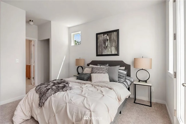 Photo - Spacious light and bright condo in Redmond near E Lake Sammamish