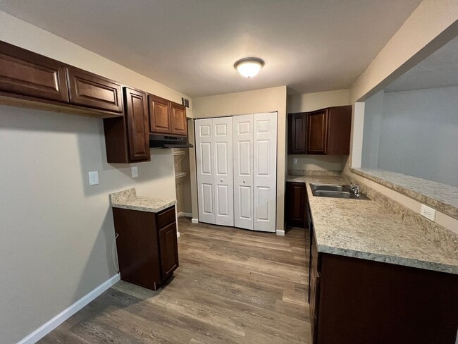 Photo - 349 Knollwood Cir