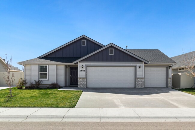 Great Nampa Rental with 3 car garage - Great Nampa Rental with 3 car garage