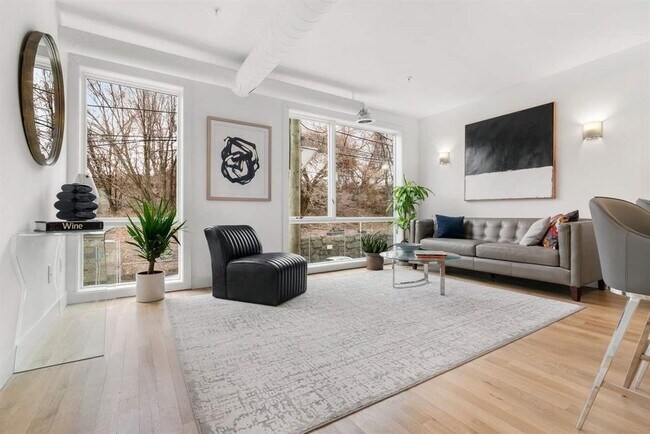 Building Photo - 414 1st St Rental