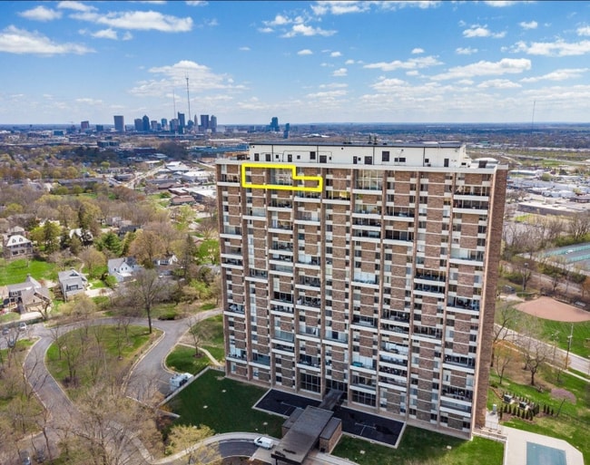 Photo - 1000 Urlin Ave Unidad 2222