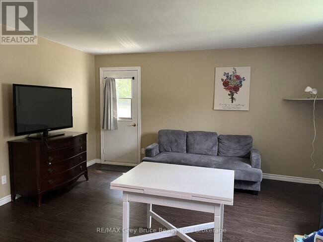 Photo - 496 Elizabeth St Unit 2