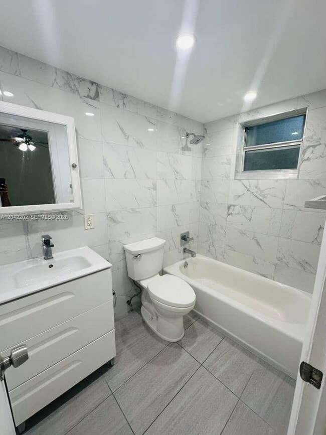Photo - 1230 W 54th St Unit 202A