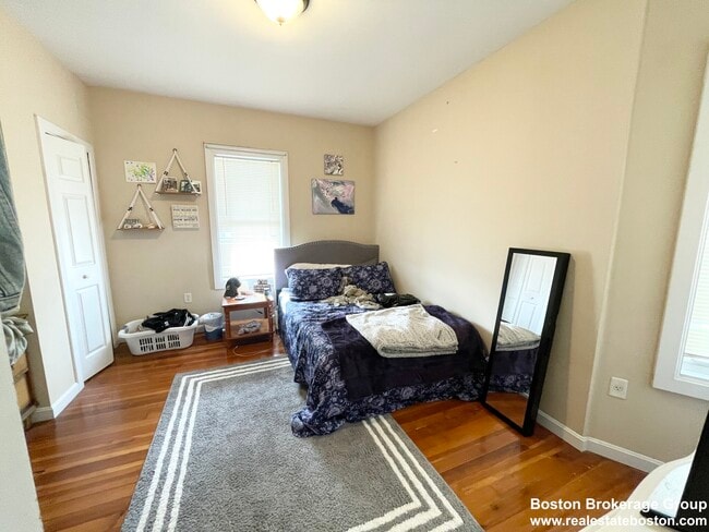 25 Sudan St Unit 2