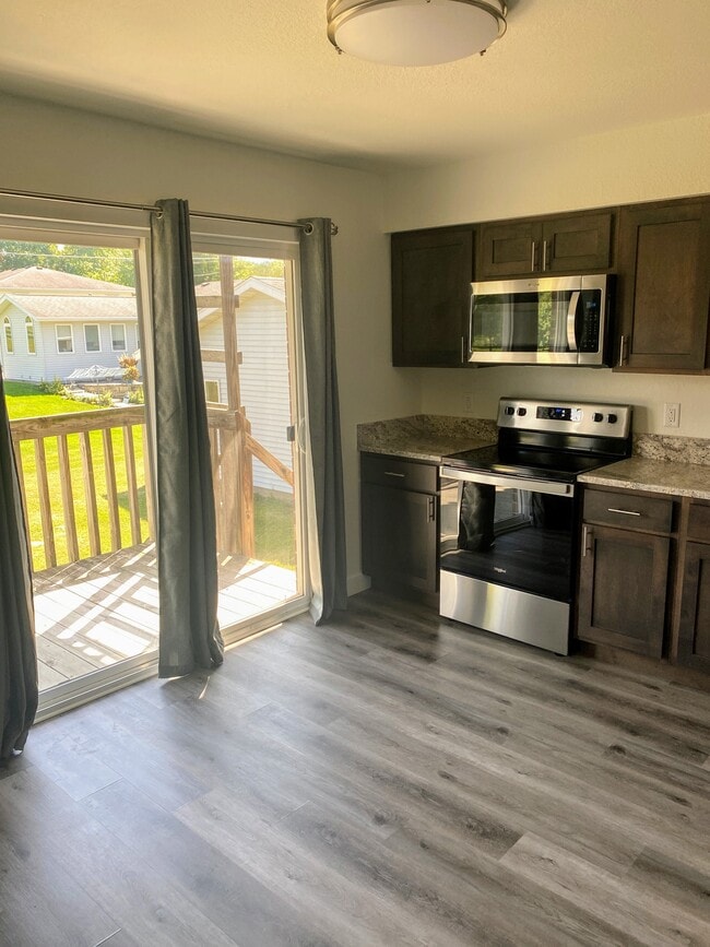 Photo - Park St Apartments Unit 4