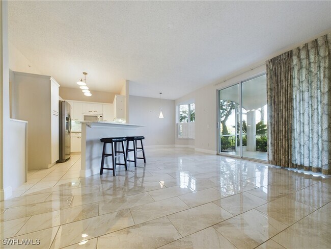 Photo - 85 Silver Oaks Cir Unidad 6-102