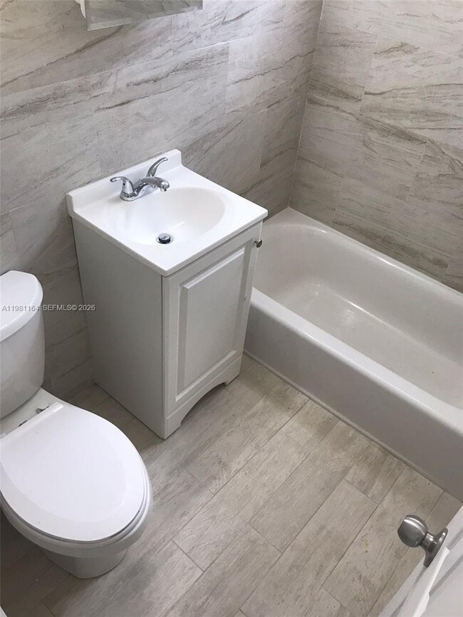 Photo - 180 NW 17th St Unit 2