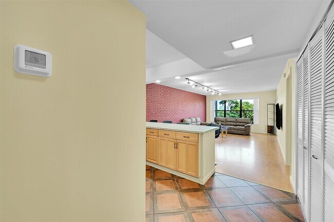 Photo - 2304 S Cypress Bend Dr Unit 512