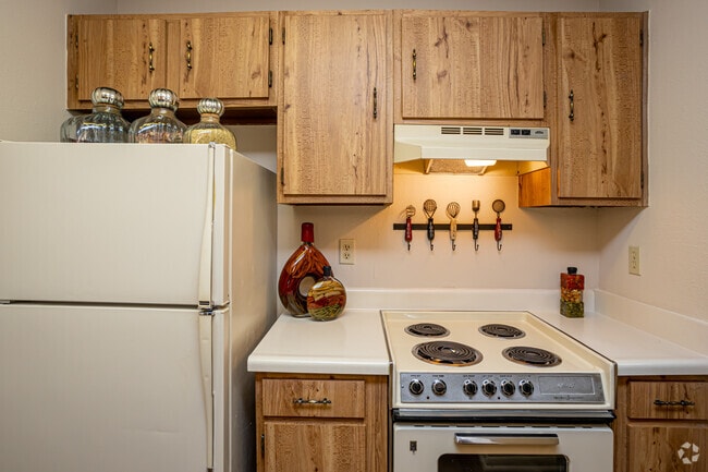 1BR, 1BA - 710SF