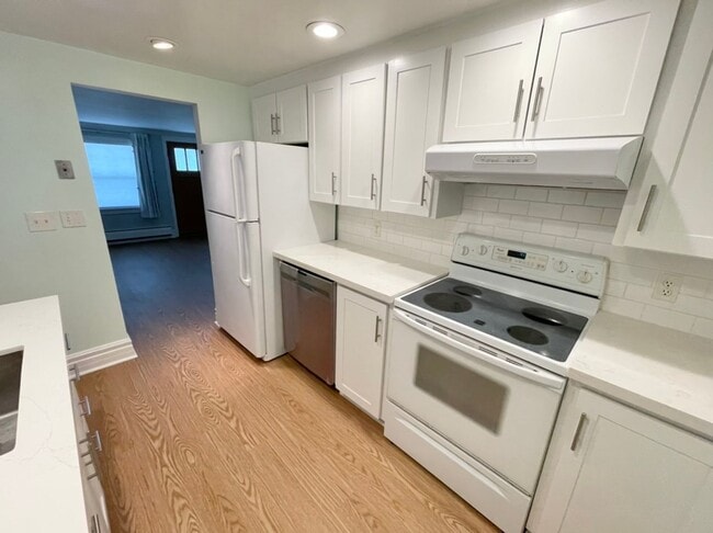 Photo - 2134 N 88th St