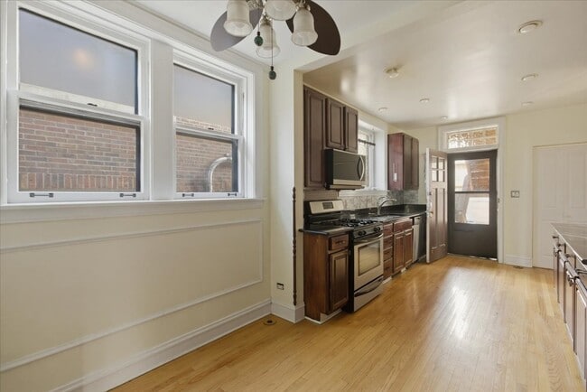 Photo - 7409 N Claremont Ave Unit 1