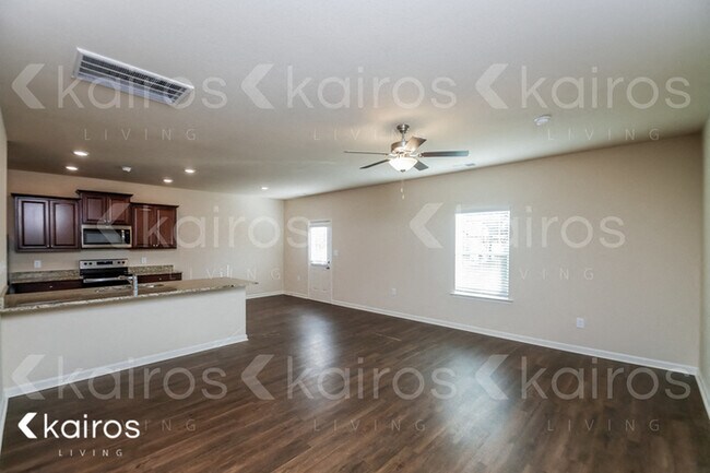 Photo - 1052 Pilgrim Ln