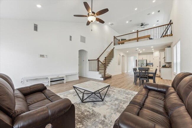Photo - Fabulous home in Leander's Horizon Lake Community!