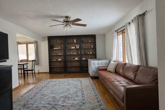 Photo - Spacious 4 bedroom home in Beautiful Prior Lake, MN