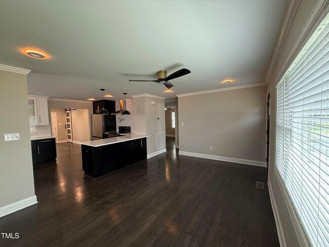 Photo - 215 Walnut St