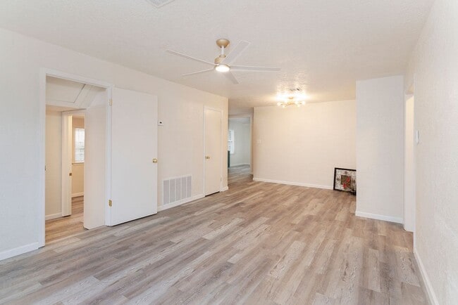 Photo - 1809 NW Lincoln Ave