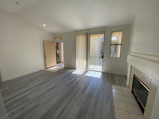 Photo - 1 Bedroom Condo - W Tropicana/Decatur - 2nd floor unit. Unidad #2062