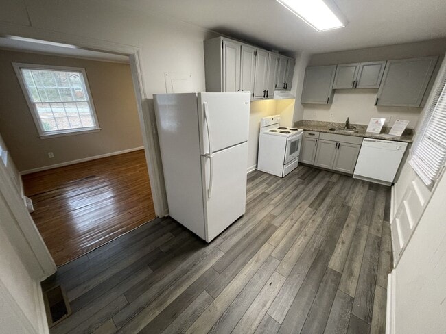 Photo - 2 Bedroom 1 Bathroom Duplex Downtown Raleigh!