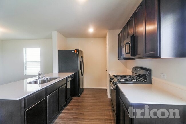 Photo - 5697 McClelland St