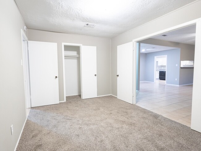 Photo - 6542 Bridgegate Dr