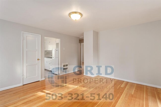 Photo - Charming 2BR House with Garage & Private Patio in Vancouver!