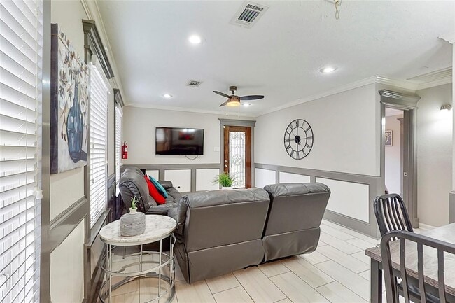 Photo - 7825 Cook Rd