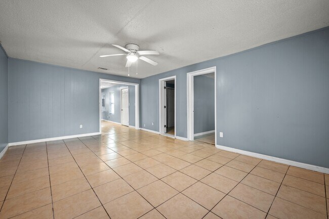 Photo - 304 Bernard Rd Unit 2