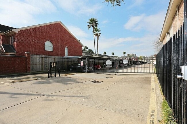 Photo - 2250 Bering Dr Unidad 98